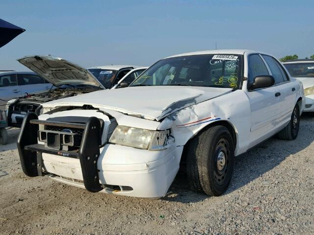 2FAFP71W75X165821 - 2005 FORD CROWN VICT WHITE photo 2