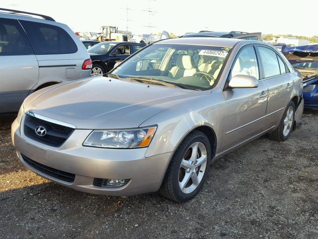 5NPEU46F17H167932 - 2007 HYUNDAI SONATA TAN photo 2