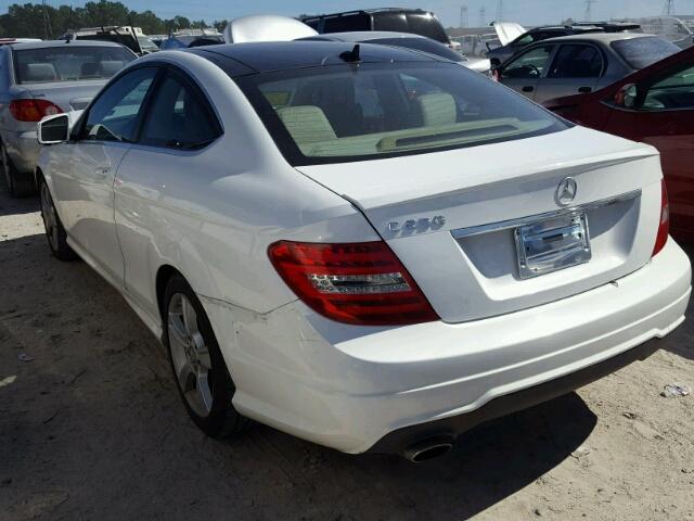 WDDGJ4HB4DG061427 - 2013 MERCEDES-BENZ C 250 WHITE photo 3