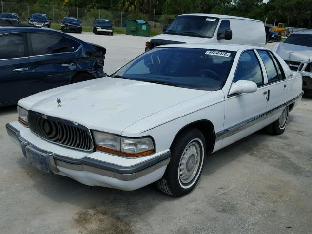 1G4BT52P3SR421311 - 1995 BUICK ROADMASTER WHITE photo 2