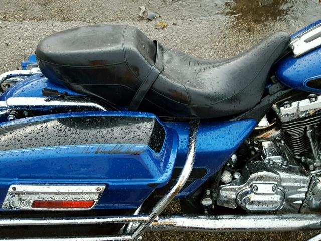 1HD1FC4148Y642174 - 2008 HARLEY-DAVIDSON FLHTCUI BLUE photo 6