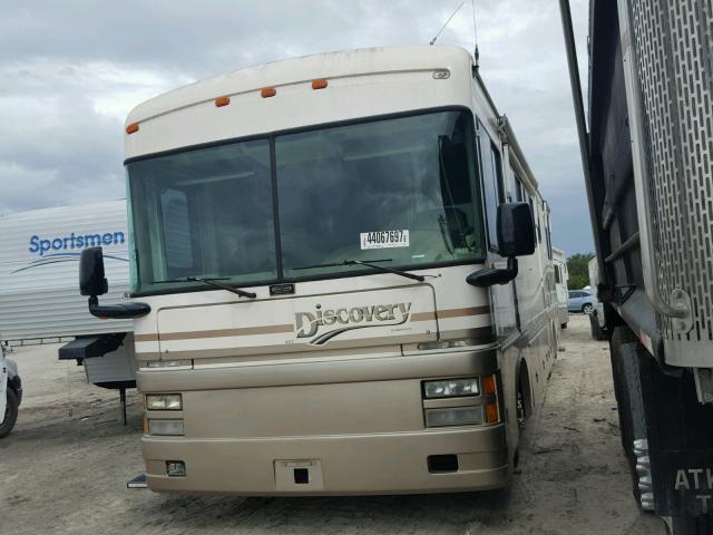 4UZ6XFBC5XCB38317 - 1999 FREIGHTLINER CHASSIS X BEIGE photo 2