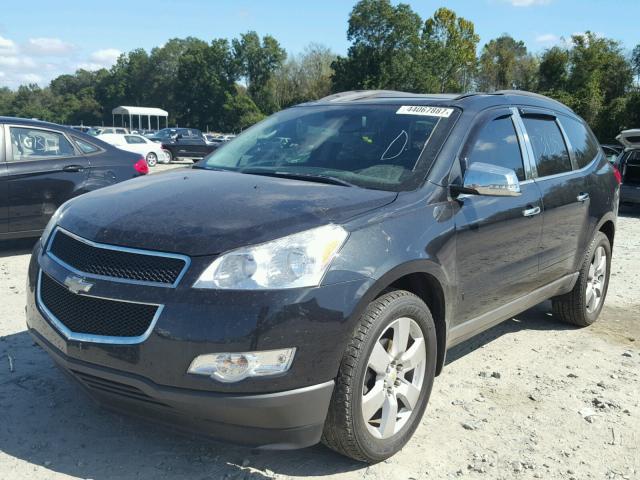 1GNKRGED4BJ263924 - 2011 CHEVROLET TRAVERSE L CHARCOAL photo 2