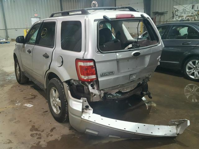 1FMCU9C71AKD12750 - 2010 FORD ESCAPE XLS SILVER photo 3