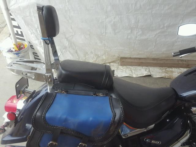 JS1VS55A662115885 - 2006 SUZUKI C50 BLUE photo 6