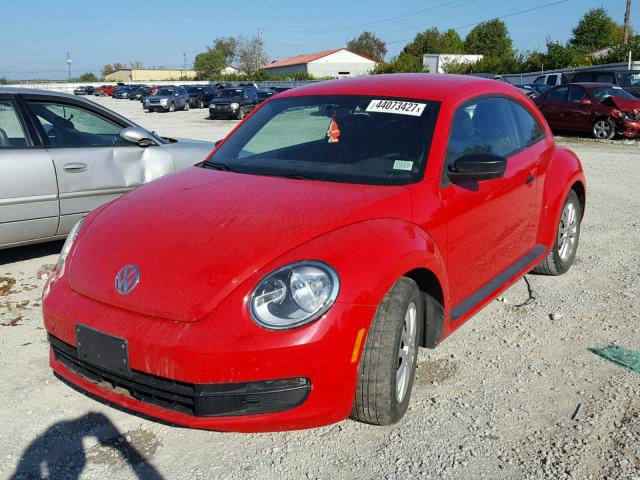 3VWFP7AT3CM616748 - 2012 VOLKSWAGEN BEETLE RED photo 2