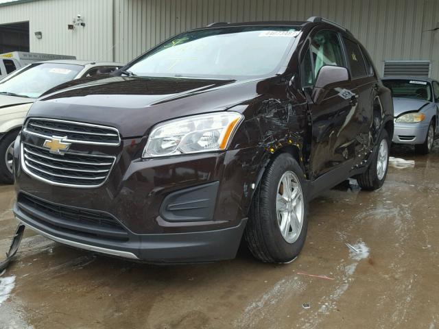 KL7CJLSB1GB713981 - 2016 CHEVROLET TRAX 1LT BURGUNDY photo 2