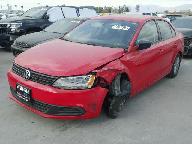 3VW2K7AJ9EM408226 - 2014 VOLKSWAGEN JETTA BASE RED photo 2