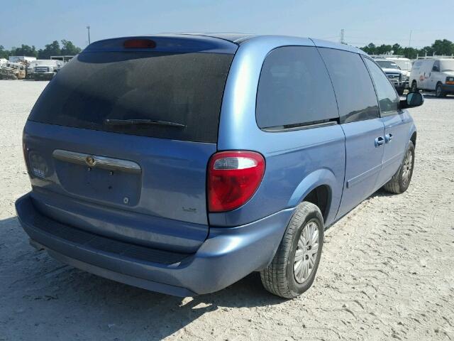 1A4GP44R17B180852 - 2007 CHRYSLER TOWN & COU BLUE photo 4