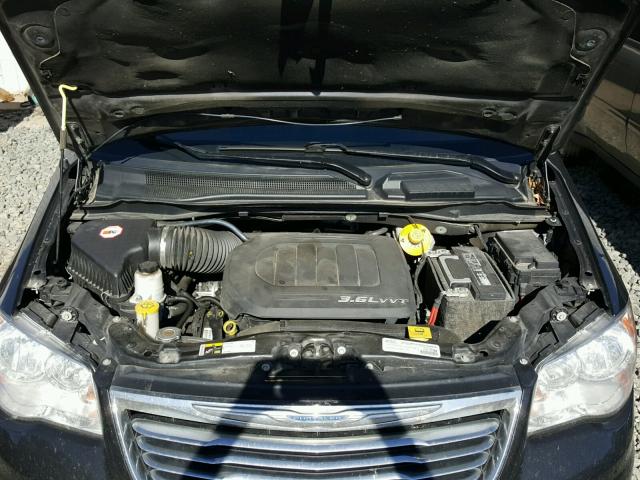 2C4RC1BG8FR698130 - 2015 CHRYSLER TOWN & COU WHITE photo 7