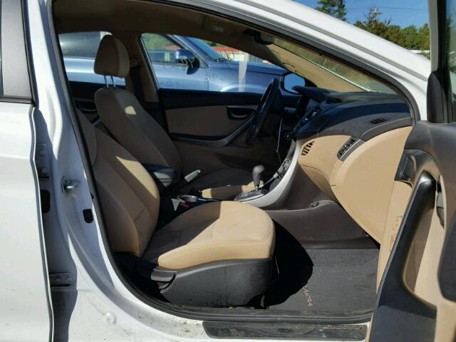 5NPDH4AE5DH179544 - 2013 HYUNDAI ELANTRA GL WHITE photo 5