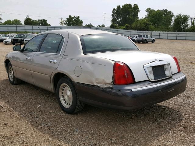 1LNHM81W1XY630822 - 1999 LINCOLN TOWN CAR E TAN photo 3