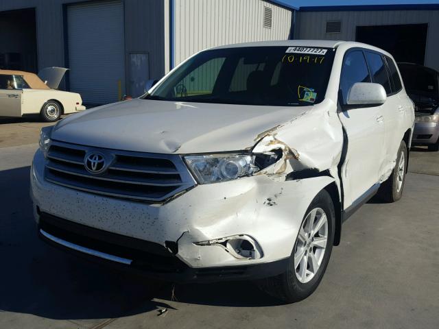 5TDZA3EH1DS040899 - 2013 TOYOTA HIGHLANDER WHITE photo 2