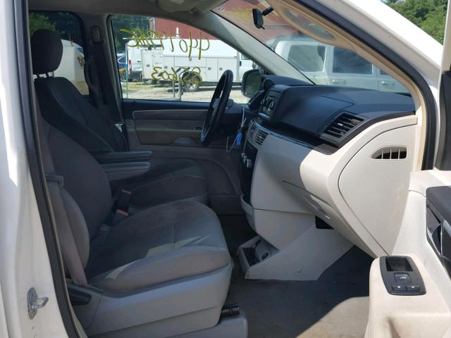 2V8HW44199R595725 - 2009 VOLKSWAGEN ROUTAN S თეთრი ფოტო 5