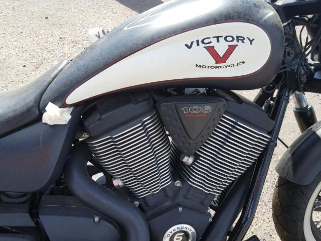 5VPWB36N6D3015696 - 2013 VICTORY MOTORCYCLES HIGH-BALL Schwarz Foto 7