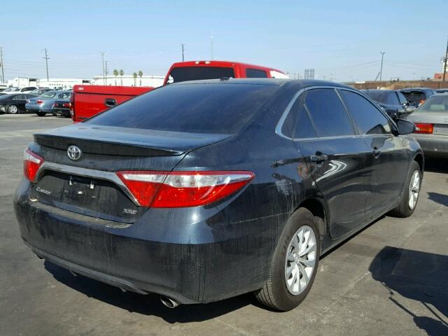 4T1BF1FK4GU598503 - 2016 TOYOTA CAMRY LE BLUE photo 4