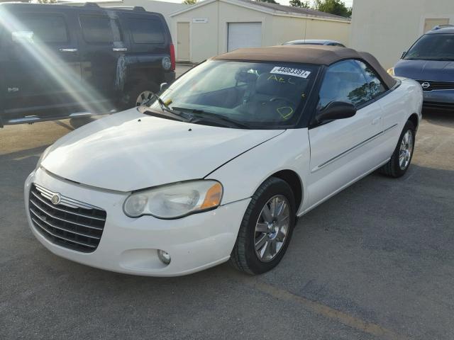 1C3EL65R05N518471 - 2005 CHRYSLER SEBRING LI WHITE photo 2