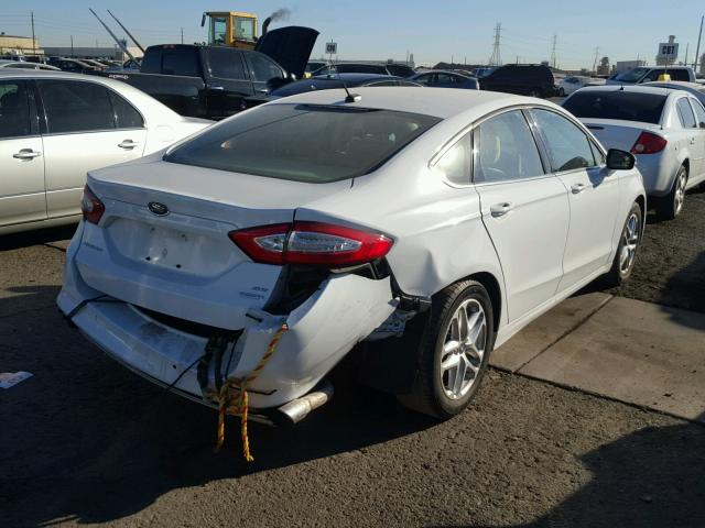 3FA6P0HR9DR250194 - 2013 FORD FUSION SE WHITE photo 4