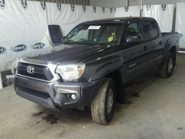 3TMJU4GN2FM181268 - 2015 TOYOTA TACOMA GRAY photo 2