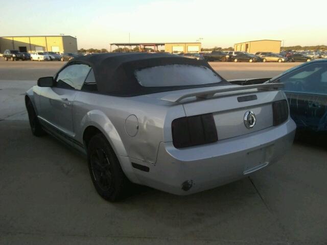 1ZVFT84N055248908 - 2005 FORD MUSTANG SILVER photo 3