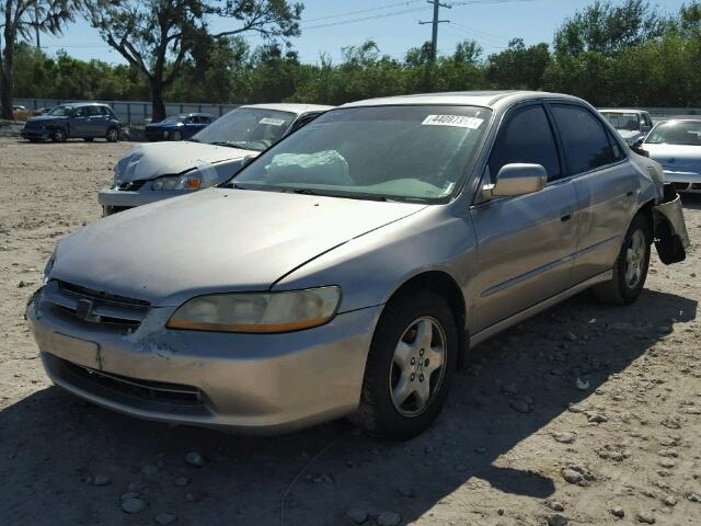 1HGCG1659XA012977 - 1999 HONDA ACCORD EX BEIGE photo 2