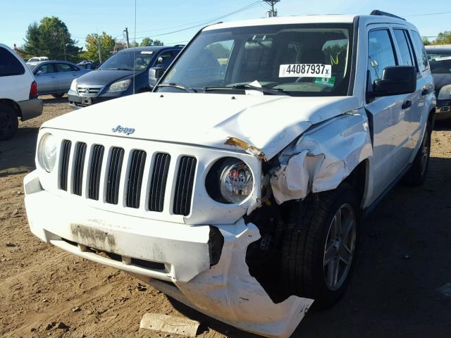 1J8FF28W28D626658 - 2008 JEEP PATRIOT WHITE photo 2