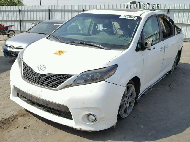 5TDXK3DC8FS627386 - 2015 TOYOTA SIENNA SPO WHITE photo 2