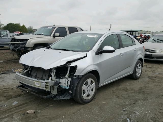 1G1JA5SH6E4225517 - 2014 CHEVROLET SONIC LS ვერცხლისფერი ფოტო 2