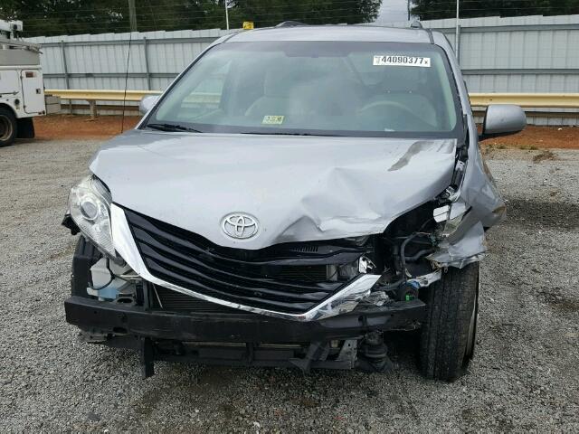 5TDKK3DCXDS333754 - 2013 TOYOTA SIENNA LE SILVER photo 9