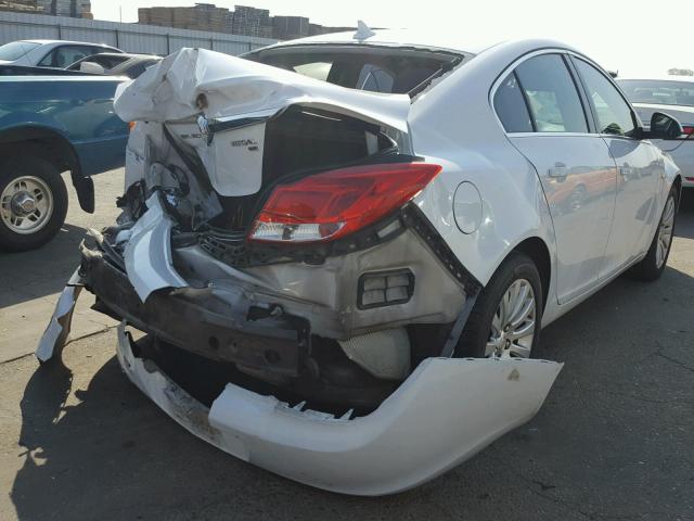 W04GN5ECXB1121979 - 2011 BUICK REGAL WHITE photo 4