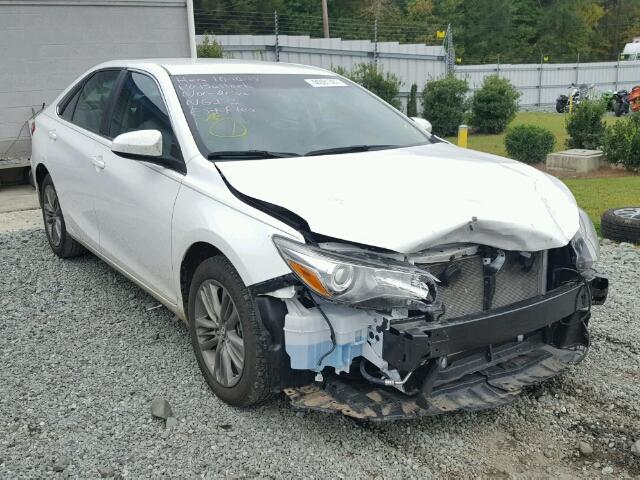 4T1BF1FK0HU632535 - 2017 TOYOTA CAMRY LE თეთრი ფოტო 1