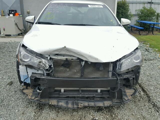 4T1BF1FK0HU632535 - 2017 TOYOTA CAMRY LE თეთრი ფოტო 9