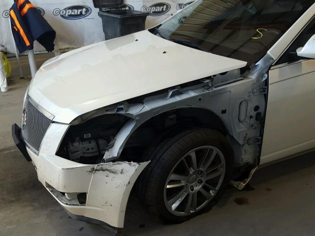 1G6DF577590130680 - 2009 CADILLAC CTS WHITE photo 9