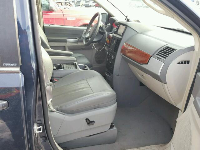 2A8HR54P08R126186 - 2008 CHRYSLER TOWN & COU 灰色 照片 5