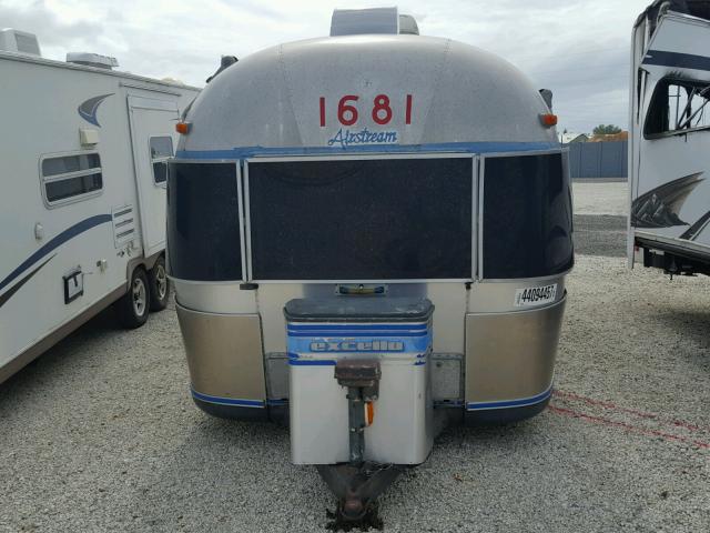 1STGEAJ25KJ506332 - 1989 AIRS TRAVEL TRA 银色 照片 7