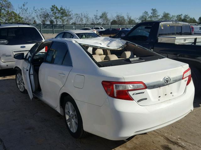 4T1BK1FKXCU516103 - 2012 TOYOTA CAMRY SE WHITE photo 3