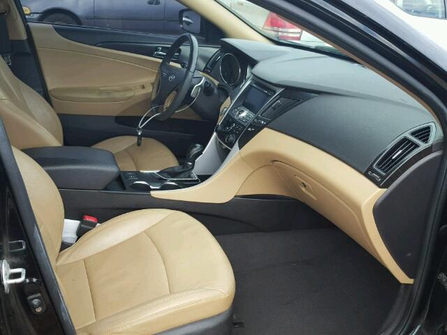 5NPEC4AB1BH224713 - 2011 HYUNDAI SONATA SE შავი ფოტო 5