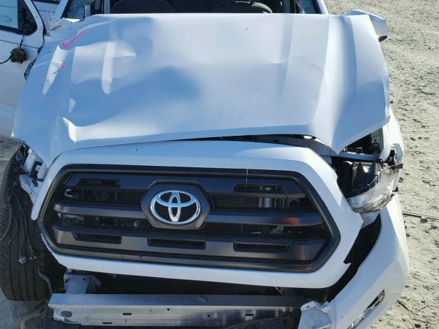 5TFAX5GN2HX081889 - 2017 TOYOTA TACOMA WHITE photo 7