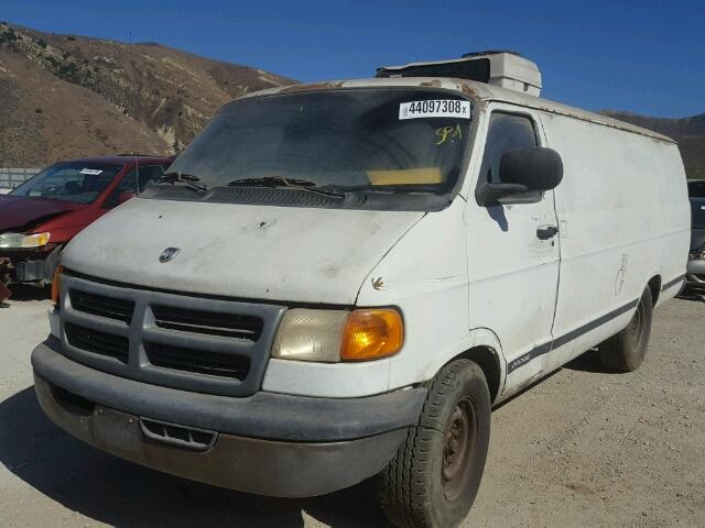 2B7JB21Y31K505447 - 2001 DODGE RAM VAN B2 WHITE photo 2