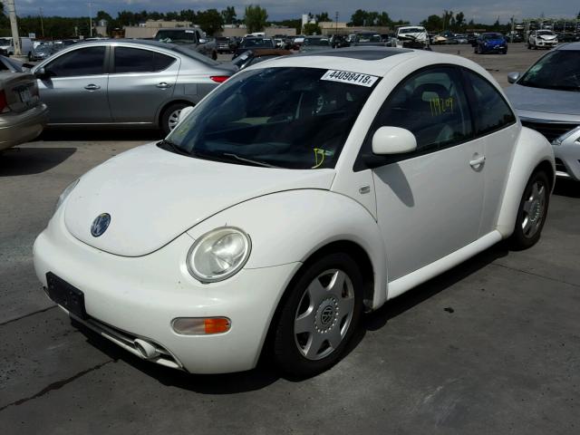 3VWCA21C7XM464132 - 1999 VOLKSWAGEN NEW BEETLE WHITE photo 2