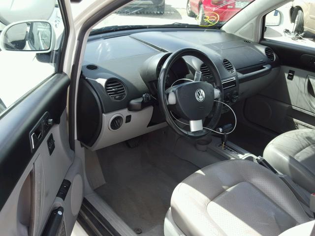 3VWCA21C7XM464132 - 1999 VOLKSWAGEN NEW BEETLE 白色 照片 9