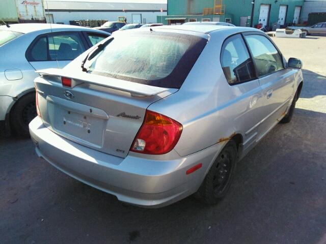 KMHCG35C66U367270 - 2006 HYUNDAI ACCENT SILVER photo 4