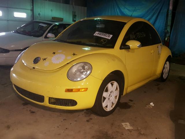 3VWPG3AG3AM000383 - 2010 VOLKSWAGEN NEW BEETLE ყვითელი ფოტო 2