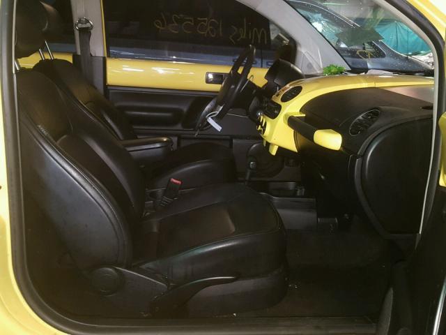 3VWPG3AG3AM000383 - 2010 VOLKSWAGEN NEW BEETLE ყვითელი ფოტო 5