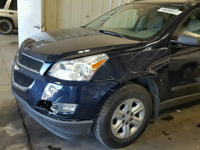 1GNKRFED3CJ151384 - 2012 CHEVROLET TRAVERSE BLUE photo 9