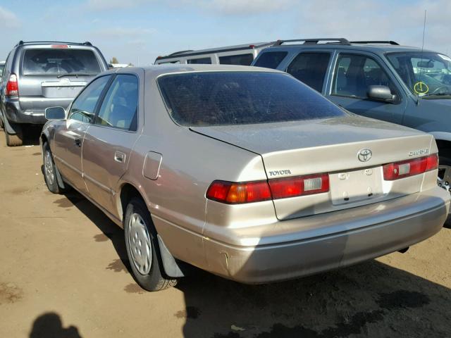 JT2BG28KXW0117057 - 1998 TOYOTA CAMRY LE TAN photo 3