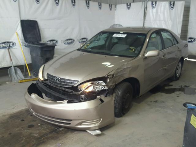 4T1BE32K43U729931 - 2003 TOYOTA CAMRY GOLD photo 2