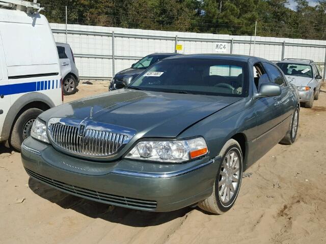 1LNHM81V36Y623487 - 2006 LINCOLN TOWN CAR GREEN photo 2