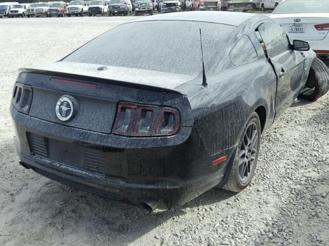 1ZVBP8AM3E5287930 - 2014 FORD MUSTANG BLACK photo 4