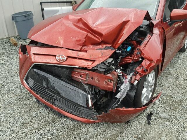 3MYDLBZV6GY136962 - 2016 TOYOTA SCION IA RED photo 9